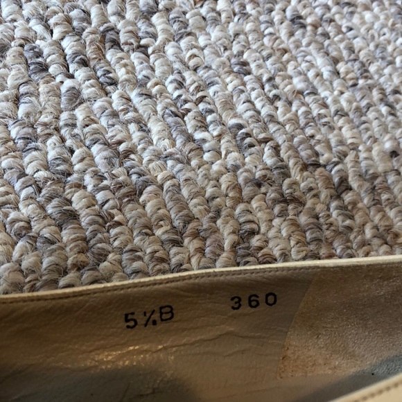 Vtg Salvatore Ferragamo Bone Gold ball logo shoes - Picture 6 of 7